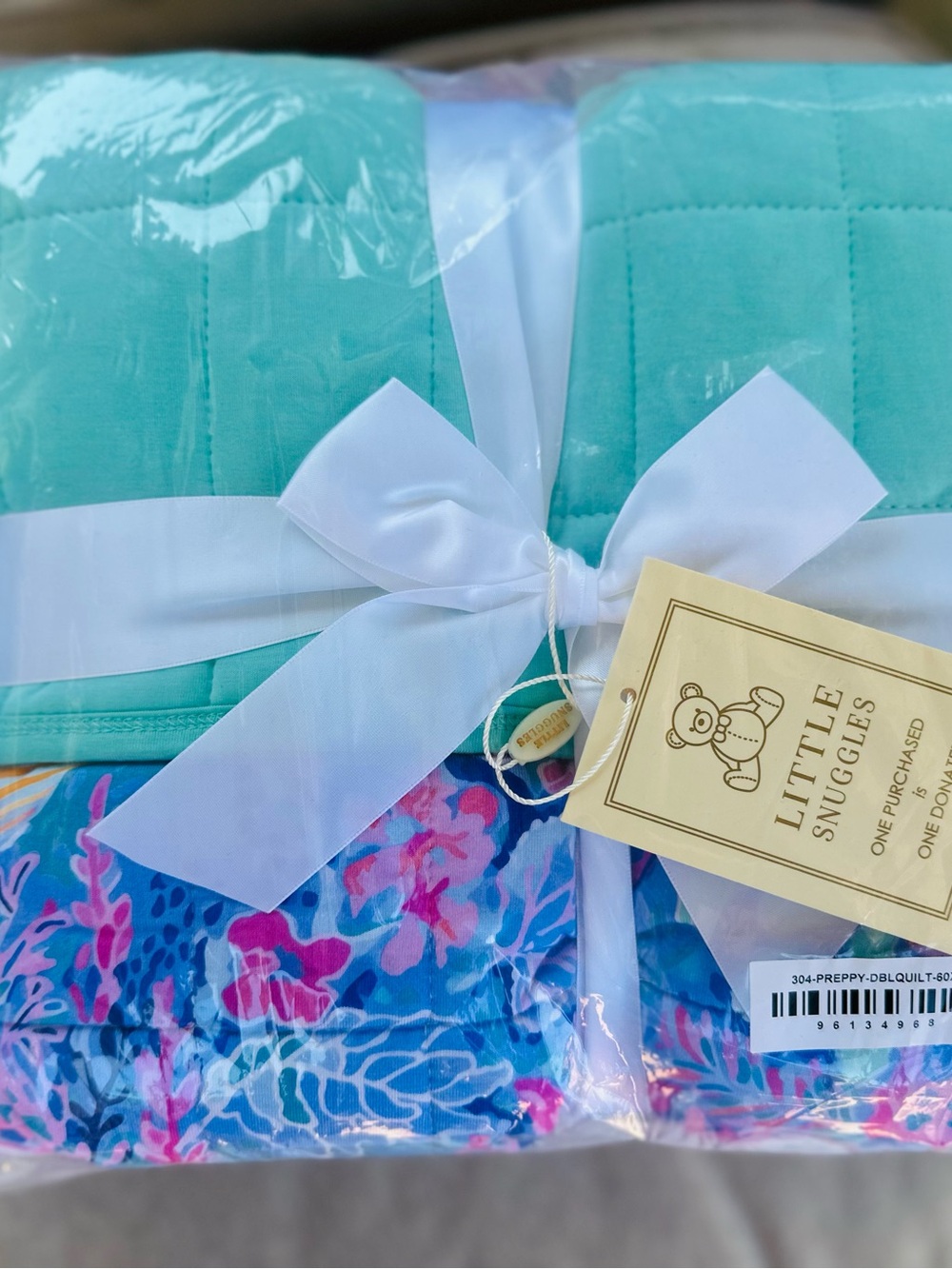 NIB Little Snuggles Lilly Pulitzer Inspired Bamboo Queen Quilted Blanket
